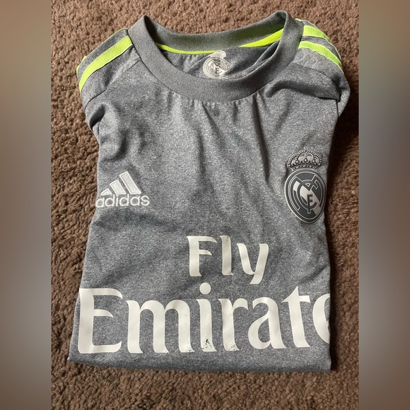 Fly Emirates jersey - Picture 3 of 5